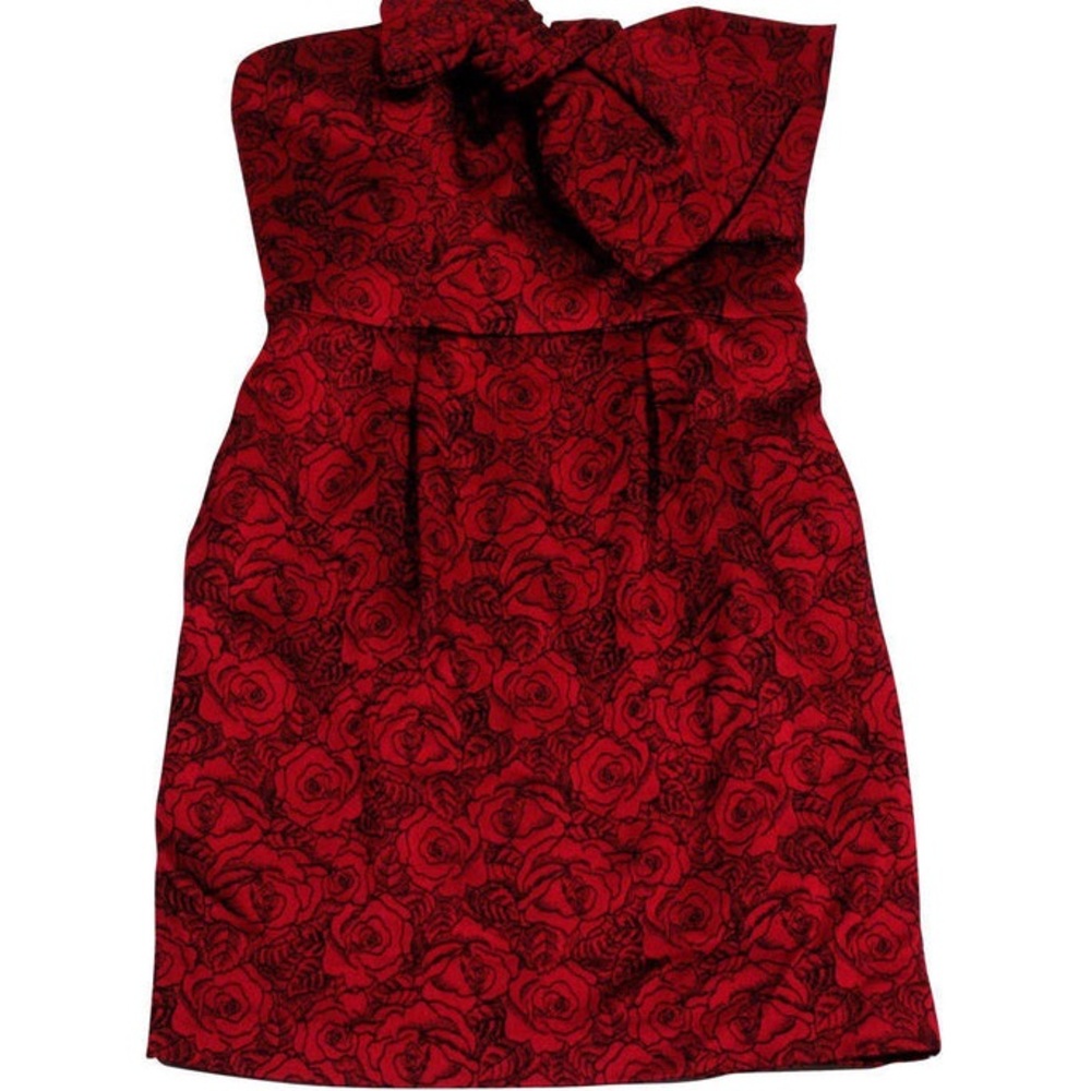 Chic Strapless Red Floral Dress